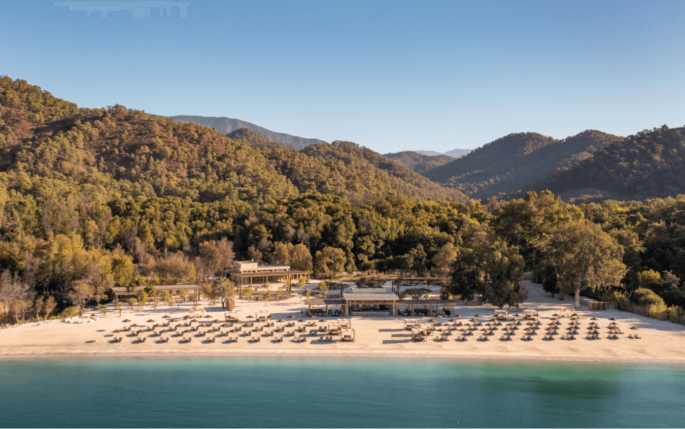 Ahama is not just a place to stay, it is a living experience where you reconnect with nature and every moment becomes meaningful. This world, woven with simple yet rich details with a bohemian luxury approach, invites you to slow down and be with yourself.
