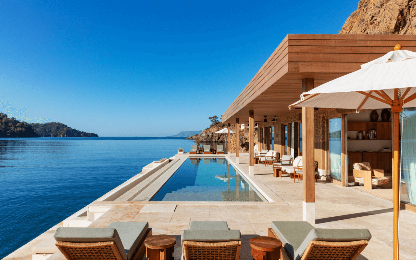 Built with an architecture that respects the rhythm of nature, Private Villa was specially designed for those seeking bayfront serenity and healing stillness. Take a walk along your own coastline and dive into the infinity pool at sunset.