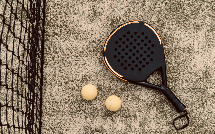 Ahãma pickleball courts, located on the edge of the forest, bring sports together with nature.