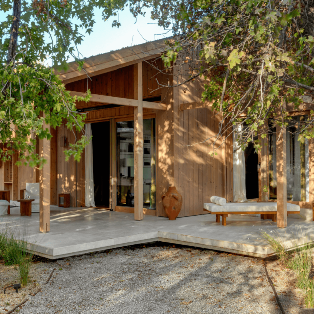 Designed with natural materials, this special cabana combines luxury and nature with its open-air living spaces and unique view. Rediscover yourself in the serene atmosphere of Ahama.